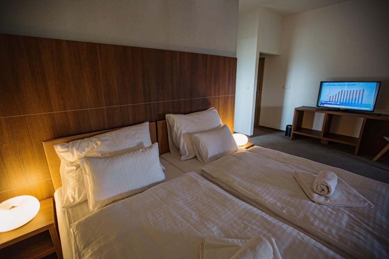 Hotel Na Sustne Krupá Buitenkant foto